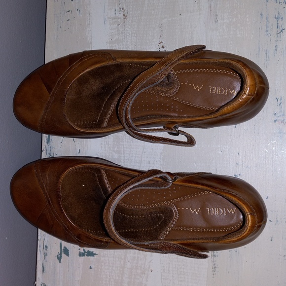MICHEL M... MAE, BROWN LEATHER, VELCRO STRAP SHOES - Picture 5 of 13